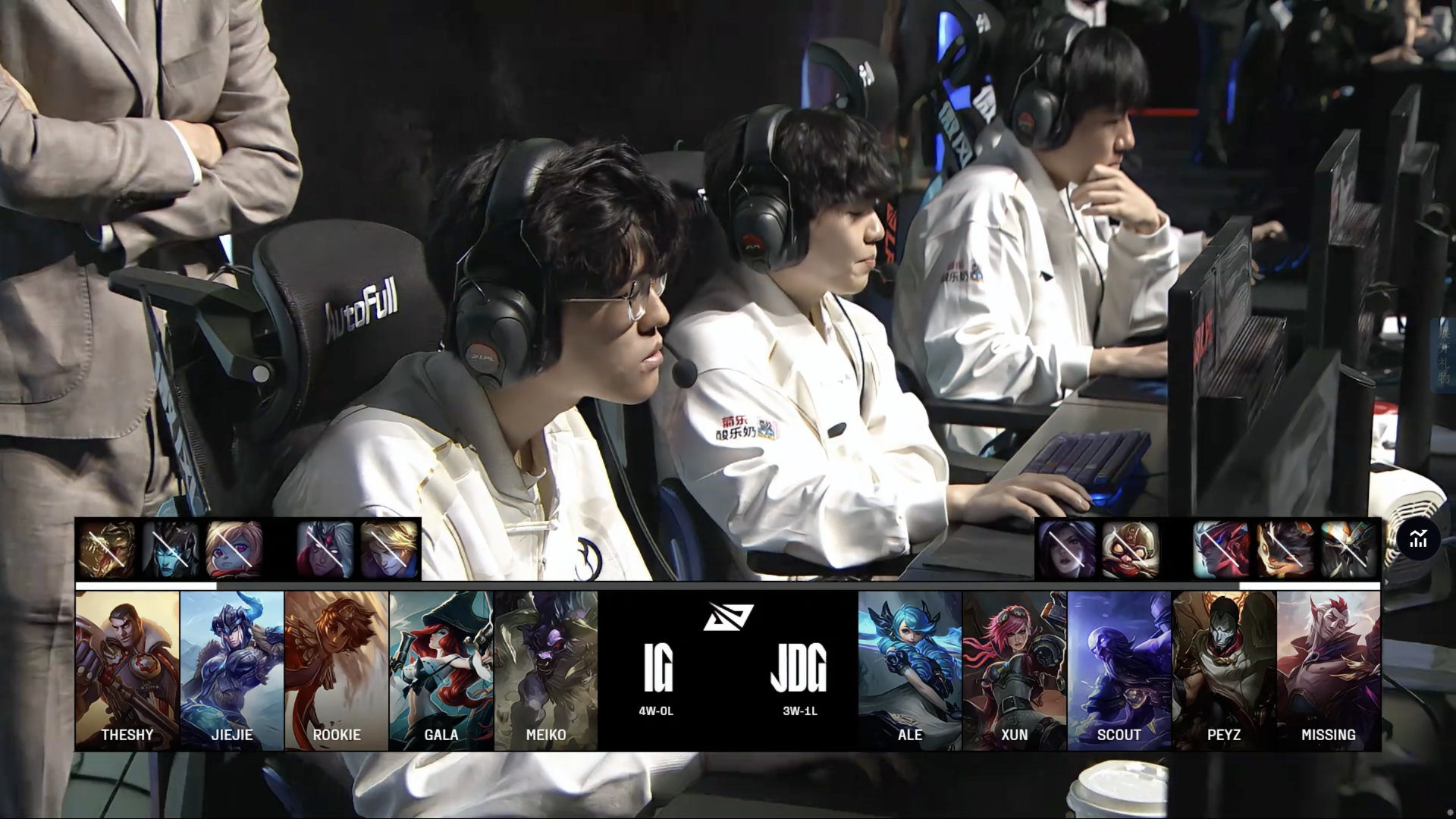 开云APP-JDG绝杀HLE，Canyon开启传奇时刻宿敌对决八强赛，技惊四座