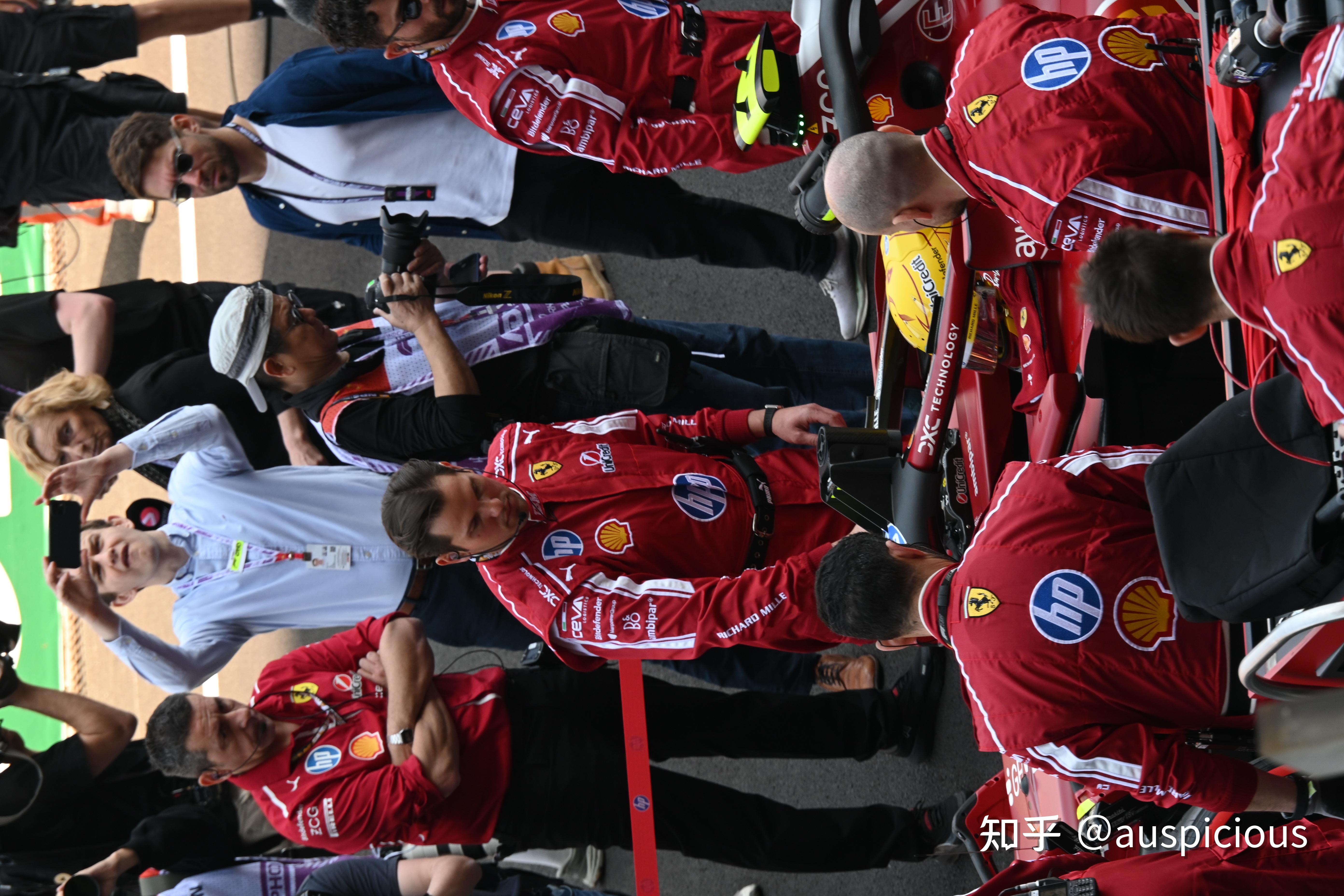 开云体育-红牛车队翻盘哈斯车队，汉密尔顿扛起全队的简单介绍